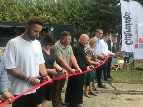 Zdjęcie przedstawia wydarzenie, które odbyło się 22.07.2022 r. otwarcie Cukroteki w Pruszczu Gdańskim